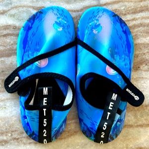 Kids water shoes